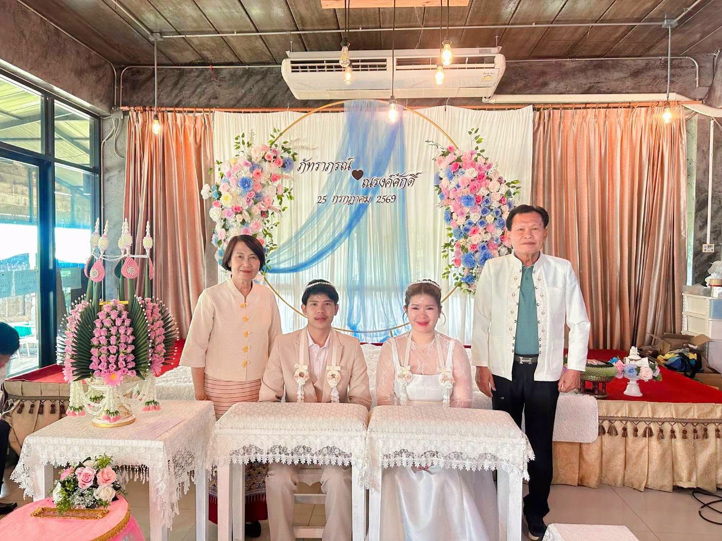 เทศบาลตำบลเวียงพร้าว ร่วมแสดงความยินดีในพิธีมงคลสมรส