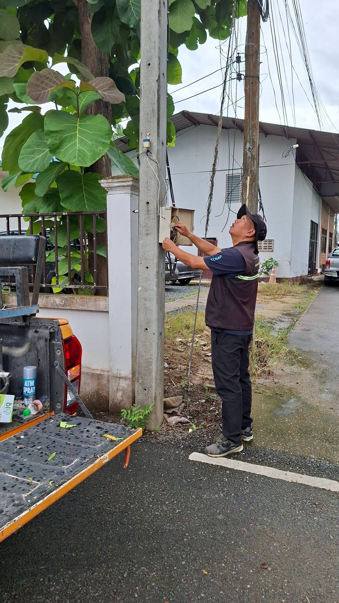 เทศบาลตำบลเวียงพร้าว เร่งตรวจสอบและซ่อมบำรุงระบบไฟฟ้าส่องสว่าง เพื่อความปลอดภัยของประชาชน