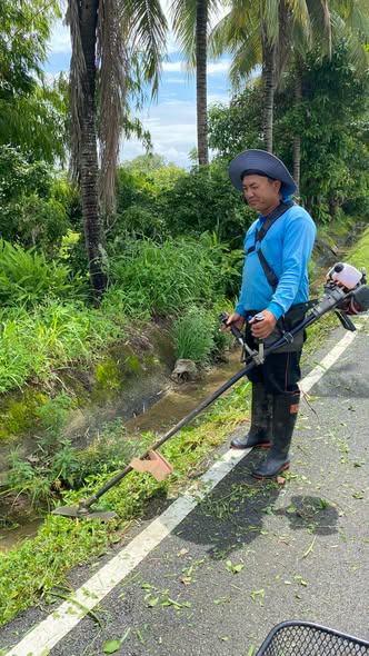 เทศบาลตำบลเวียงพร้าว ปรับปรุงภูมิทัศน์ริมทางสายหนองอ้อ&ndash;ป่าจี้ เพิ่มความปลอดภัยแก่ผู้ใช้เส้นทาง